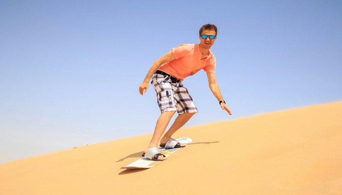 Sand-Boarding-in-Dubai-Desert